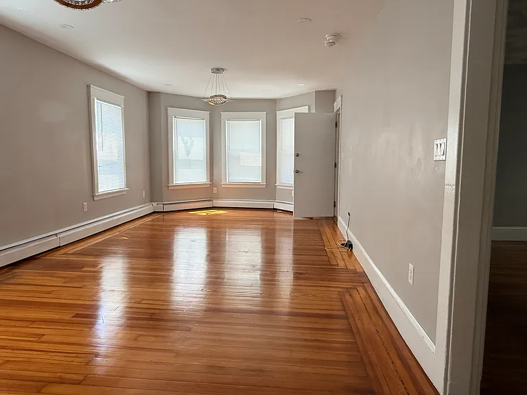 21-23 Waverly St #21 — Photo 8