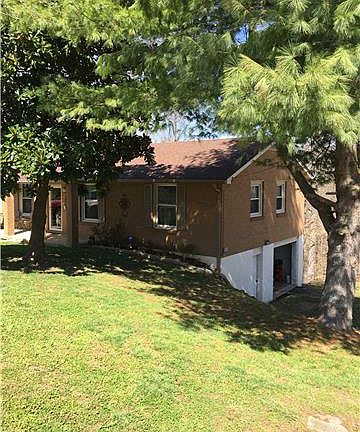 3rd image of 102 Gloria Cir