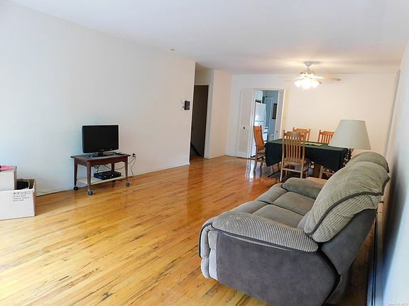 3rd image of 21 Glen Hollow Dr #G15