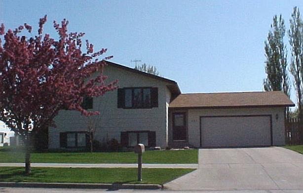1st image of 621 40th Ave S