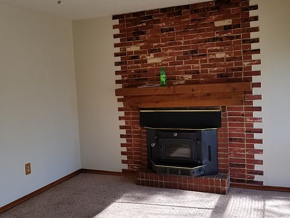 2nd image of 9697 Manhattan Dr