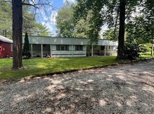 9947 E Pine Bluff Dr, Bicknell, IN 47512