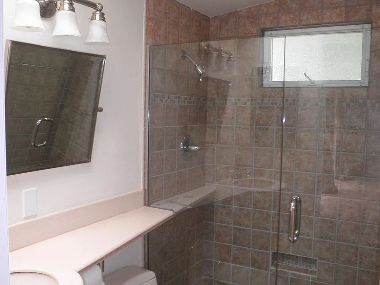 2542 Crescent Ave — Photo 7