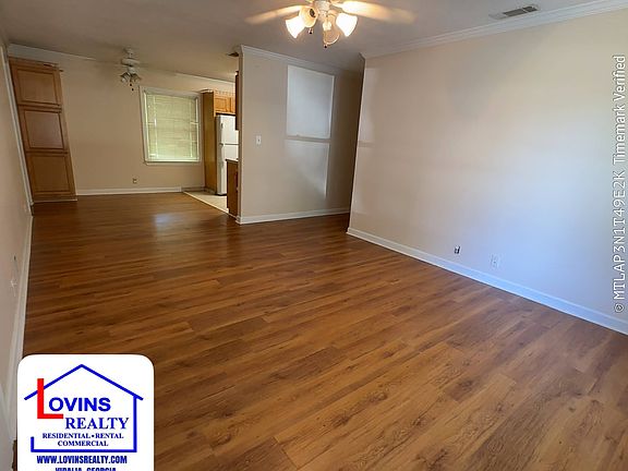 2nd image of 409 Green St