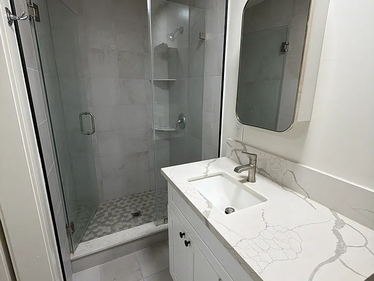 1280 W 37th Pl #B1 — Photo 14