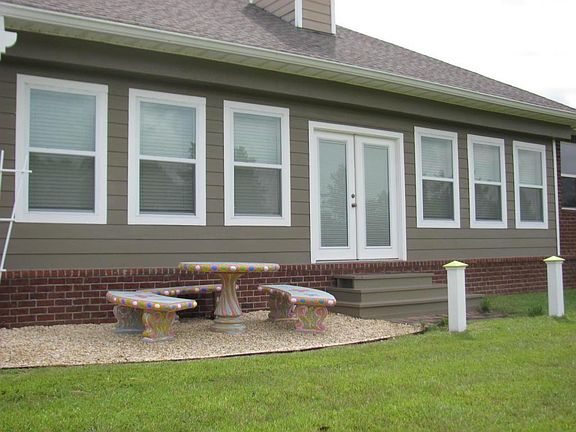 4th image of 421 Club House Dr W