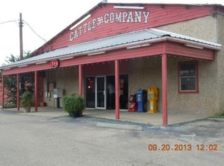 608 W Alamo St, Elgin, TX 78621