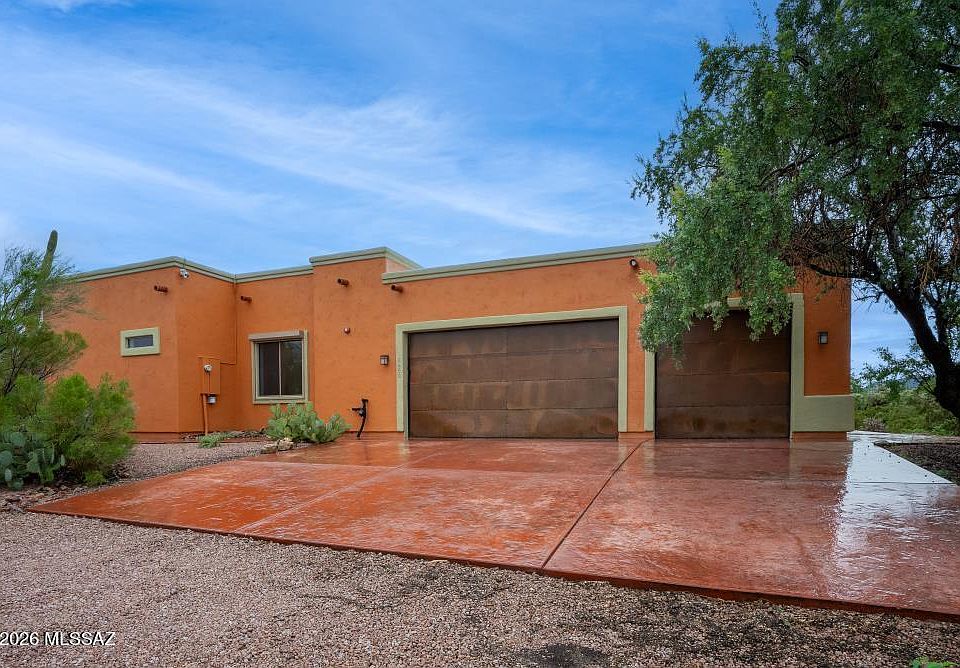 1st image of 6450 N Desert View Dr