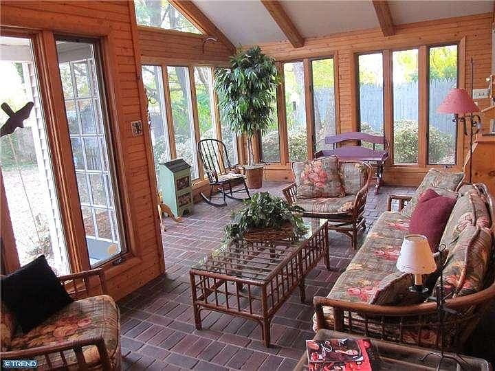 1st image of 4405 School Ln