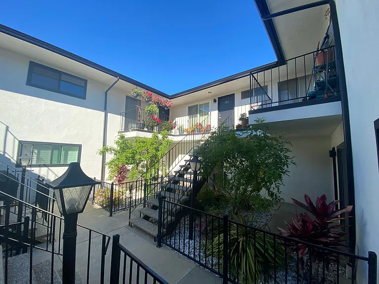 6025 Woodland St #104 — Photo 11