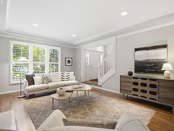 4th image of 808 SW Regency Ter