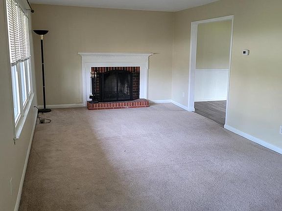 4th image of 2805 Herbert Dr