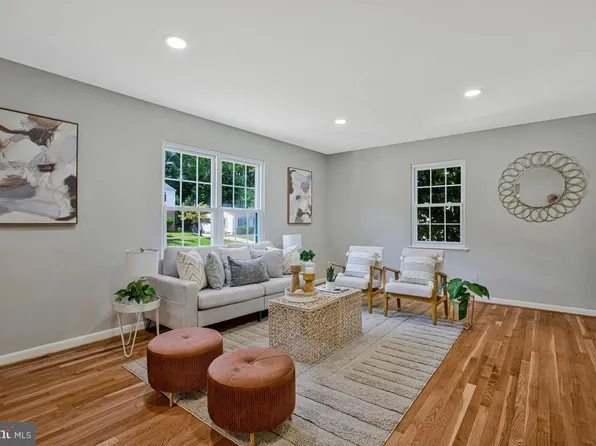 1224 Pleasant Valley Dr, Baltimore, MD 21228