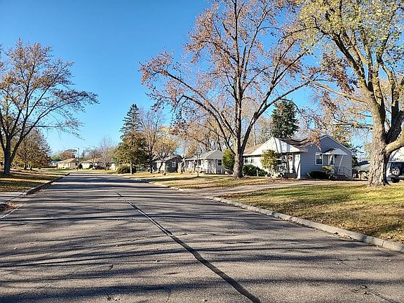 4th image of 3701 Violet Ave N