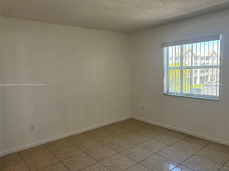 8240 SW 210th St #201 — Photo 9