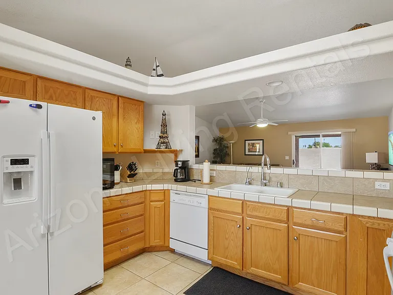2665 Daytona Ave — Photo 9