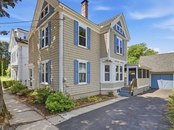 16 Collins St, Newburyport, MA 01950