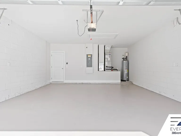 71 Point Of Woods Dr — Photo 29