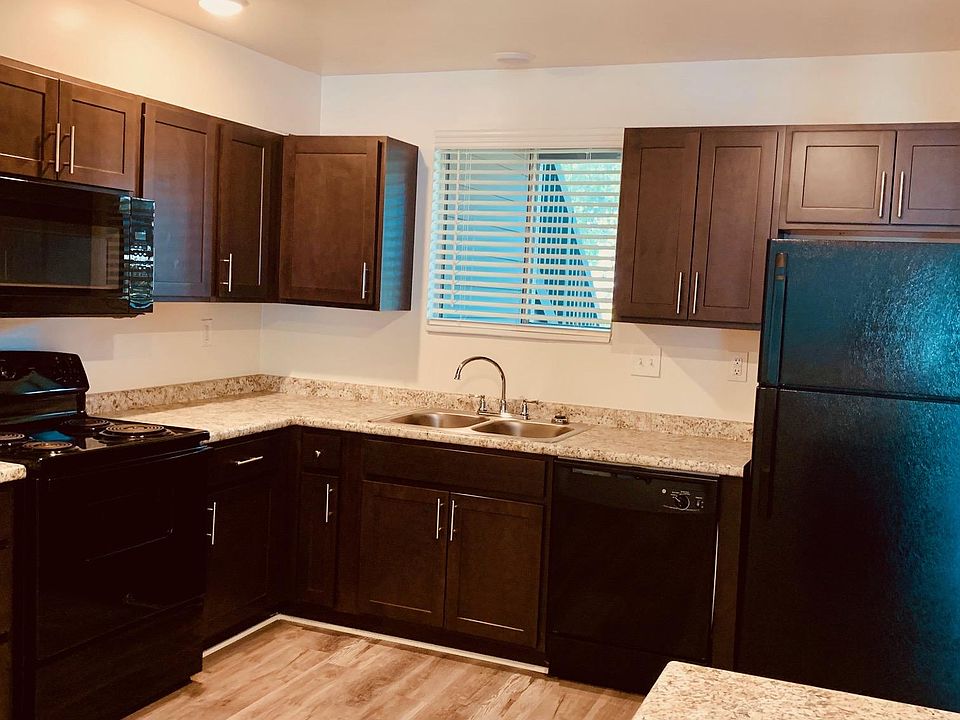 1st image of 10136 Arrowhead Dr #2