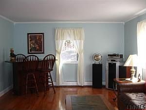 3rd image of 5 Sun Valley Ln