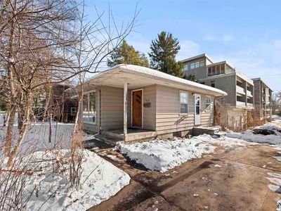 1219 Oakcrest St, Iowa City, IA, 52246