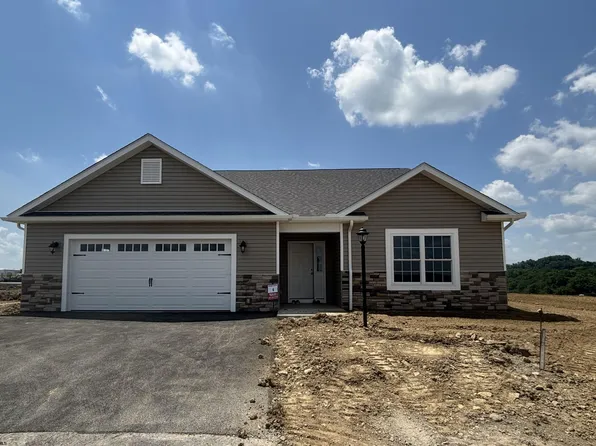 27 Hawk Station Pl, Fairmont, WV 26554