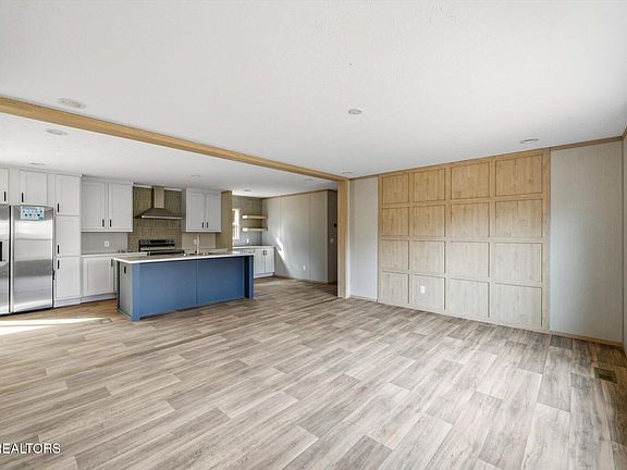 5th image of 1019 S Gateway Ave