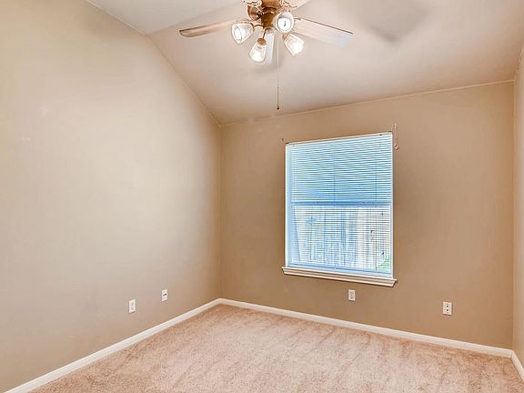 5th image of 1115 Calistoga Dr