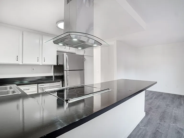 38th North Apartments — Photo 7