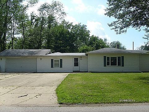 1st image of 2001 Huey St