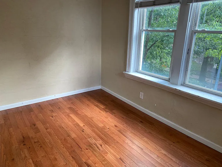 4467 Castleman Ave #WEST — Photo 9