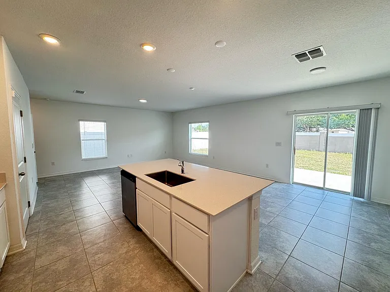 645 Bell Prairie Cir — Photo 6