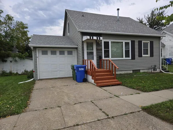 210 2nd Ave W, Cresco, IA 52136
