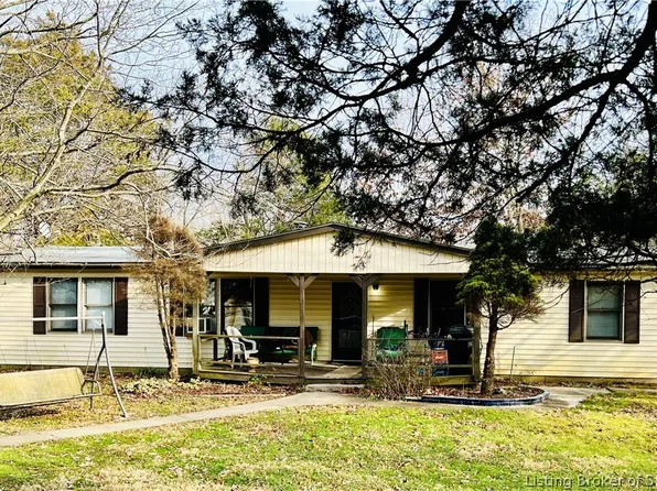 3272 EDWARDSVILLE-GALENA Road, Georgetown, IN 47122