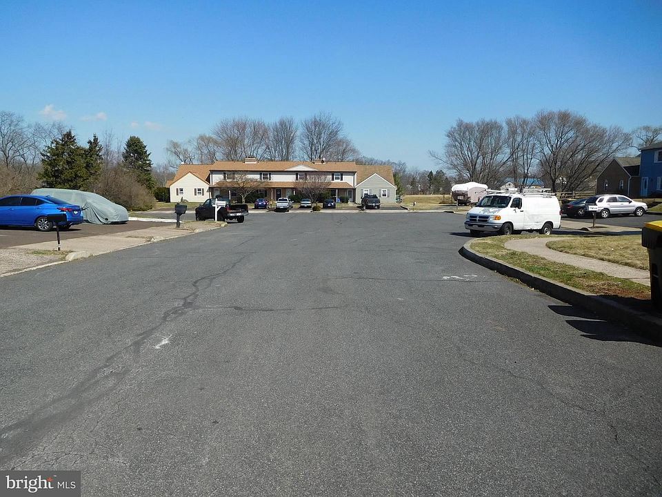2nd image of 138 Thomas Dr