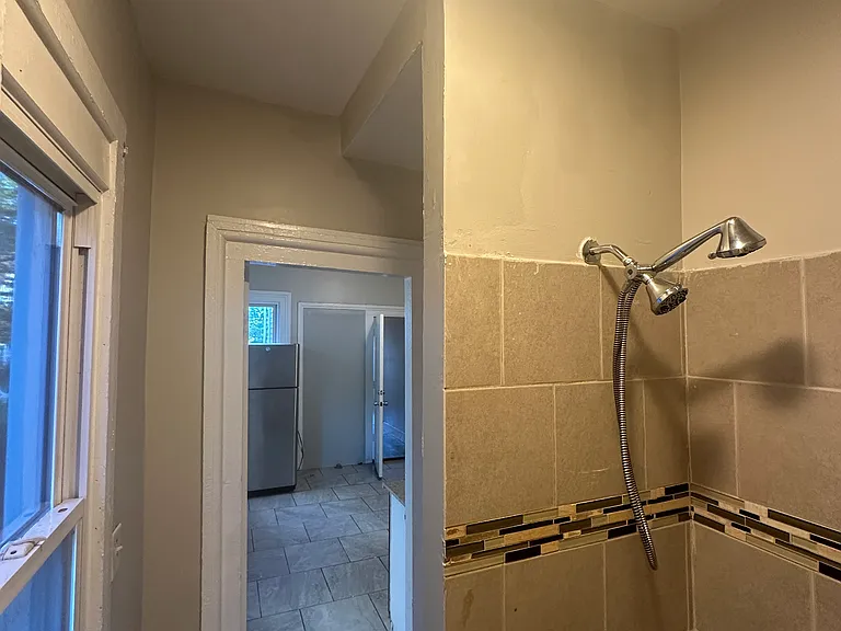 187 Wolcott St #A — Photo 11