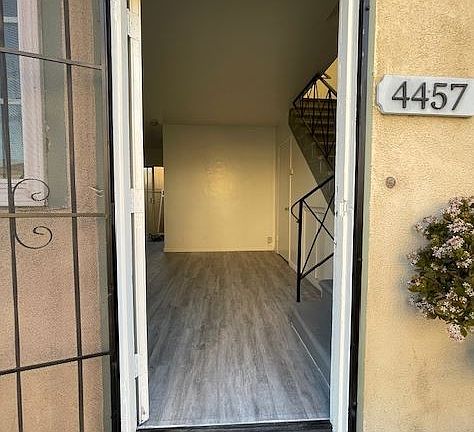2nd image of 4457 W Rosecrans Ave