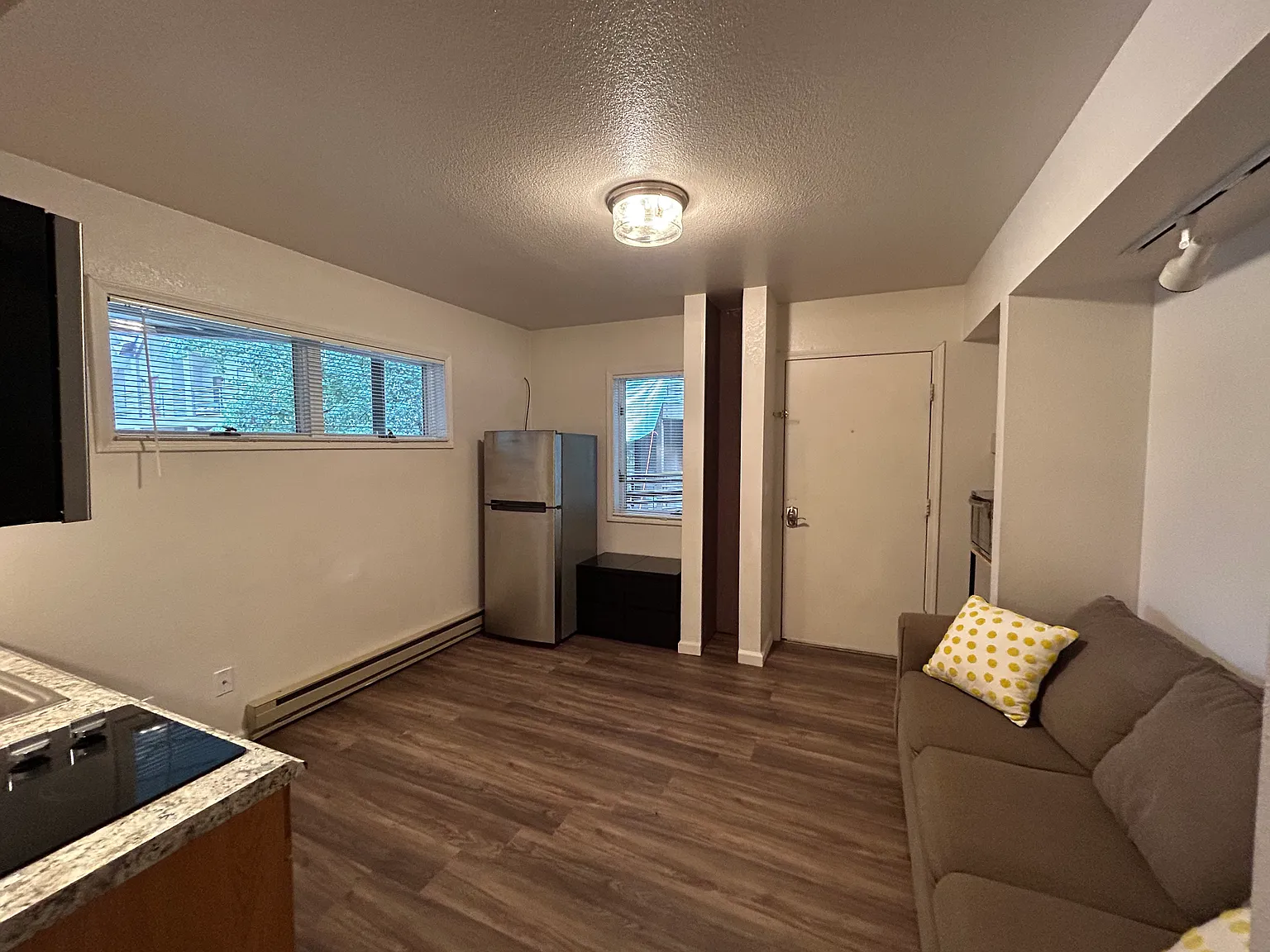 651 W Pacific Ave — Photo 3