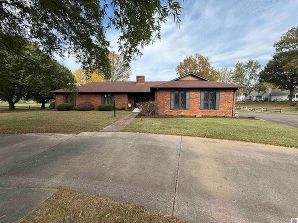 56 Highland Club Est, Mayfield, KY 42066