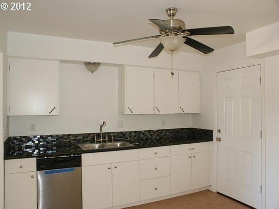 4th image of 109 NE 117th Ave