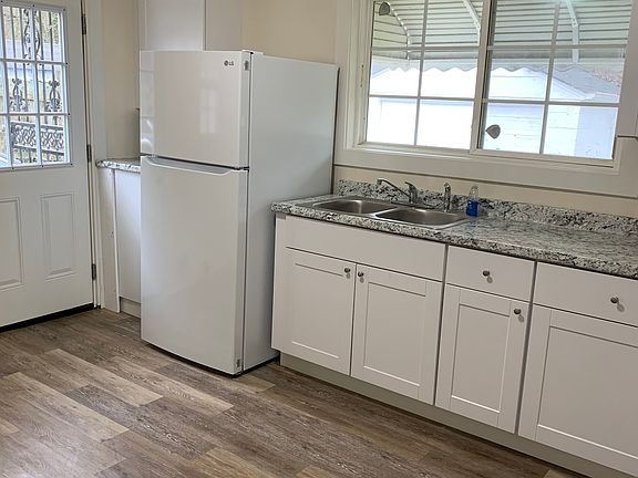5th image of 3619 Delrose Dr