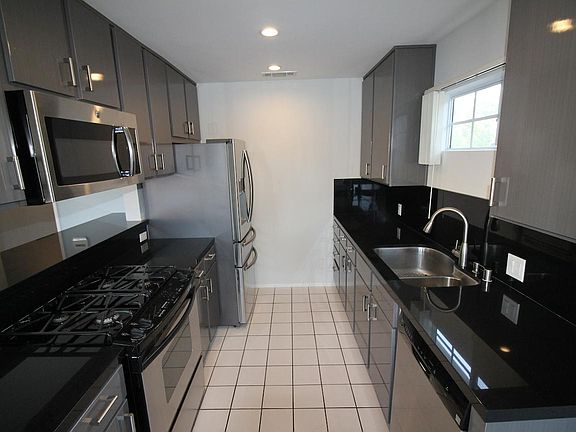 5th image of 4064 La Salle Ave APT 2