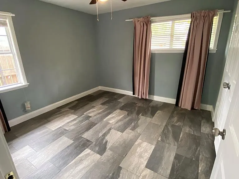 8410 Sonneville Dr — Photo 9