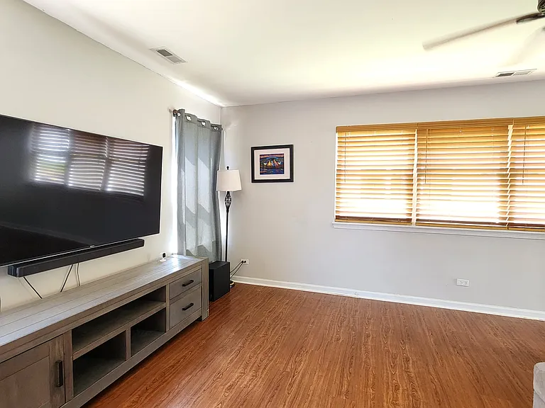 301 Wedgewood Cir #301 — Photo 6