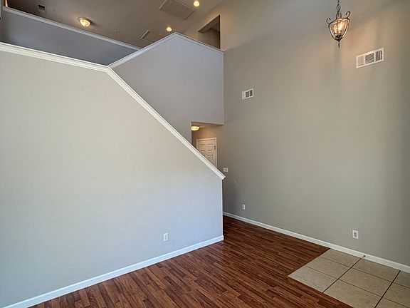 5th image of 418 Paseo Roja Pl NE