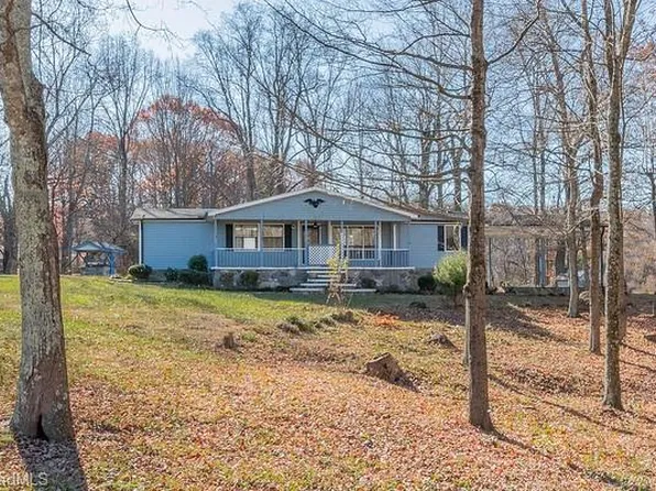 4891 Oak Branch Ln, Walkertown, NC 27051