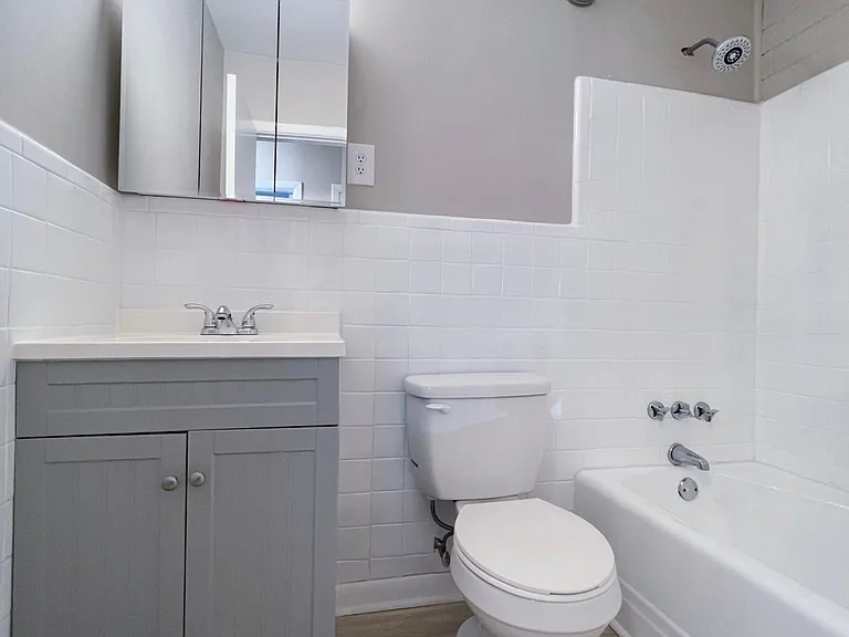 2529 Spring Garden St — Photo 11