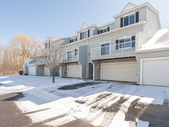 3rd image of 3877 Abercrombie Ln