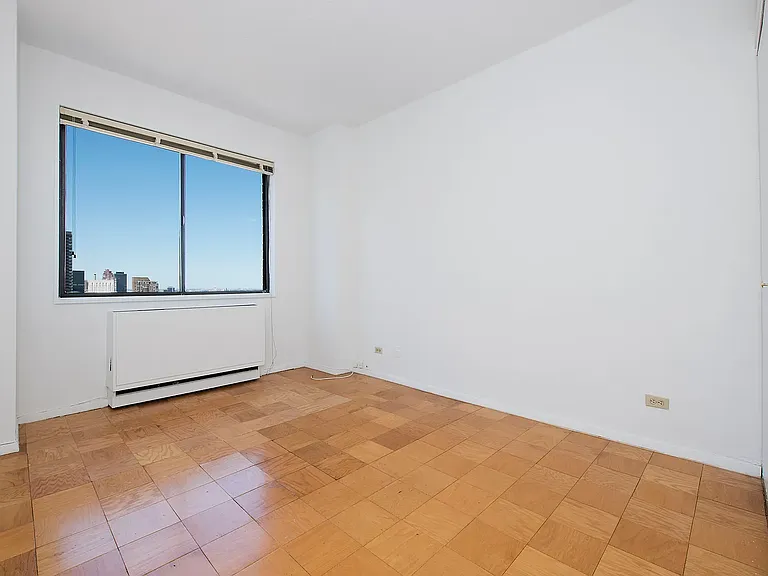 429 E 52nd St #29H — Photo 13
