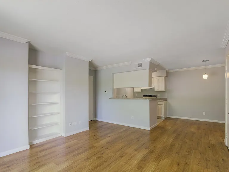 4747 Allendale Rd — Photo 9